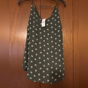 NWT Sz M LOFT Olive Patterned Blouse